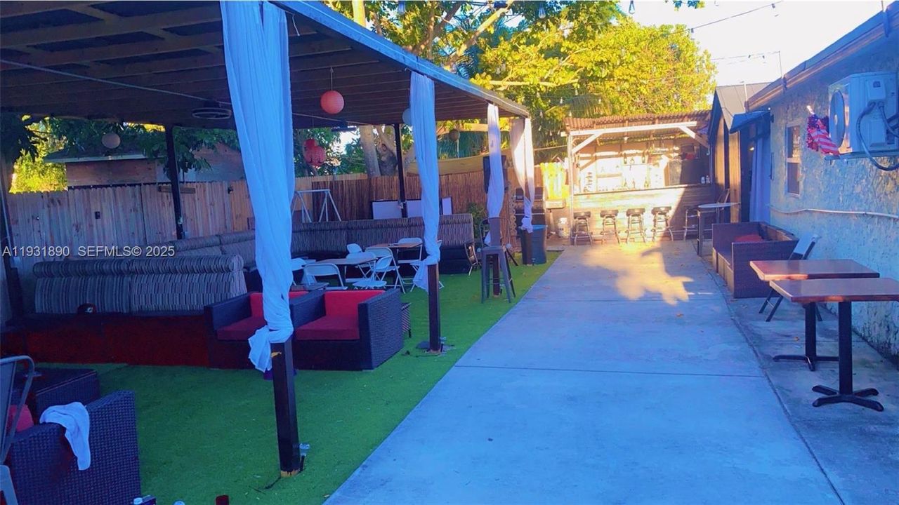 For Sale: $499,000 (3 beds, 2 baths, 2144 Square Feet)