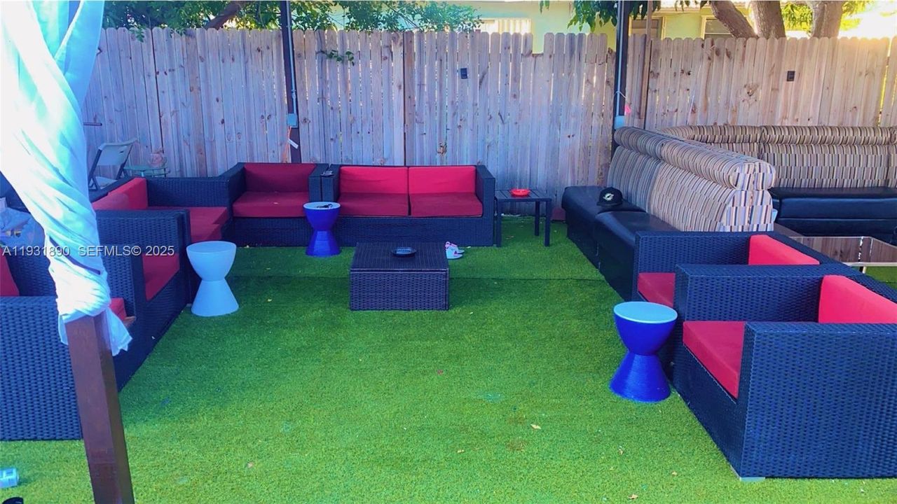 For Sale: $499,000 (3 beds, 2 baths, 2144 Square Feet)