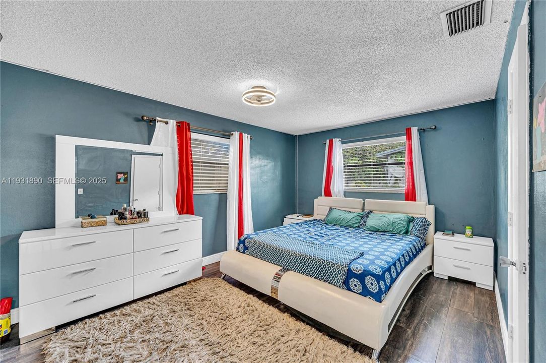 For Sale: $499,000 (3 beds, 2 baths, 2144 Square Feet)