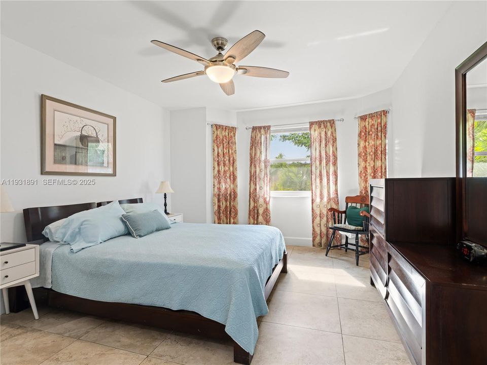 На продажу: $459,000 (3 спален, 2 ванн, 1698 Квадратных фут)