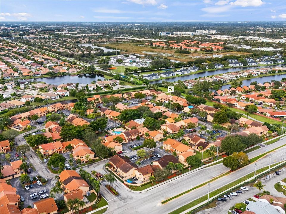 На продажу: $459,000 (3 спален, 2 ванн, 1698 Квадратных фут)