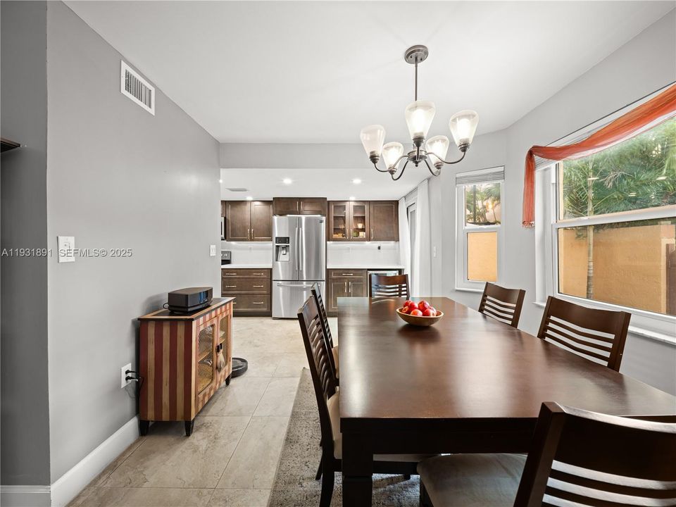 На продажу: $459,000 (3 спален, 2 ванн, 1698 Квадратных фут)