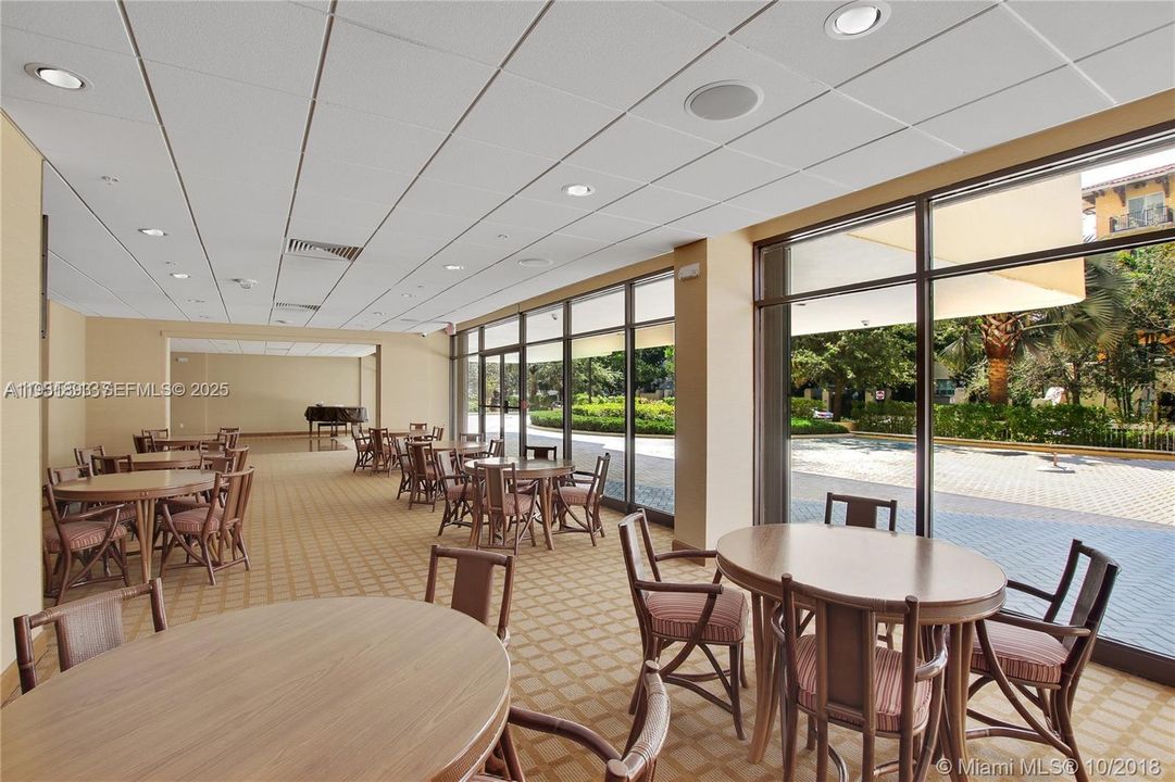 待售: $620,000 (2 贝兹, 2 浴室, 1129 平方英尺)