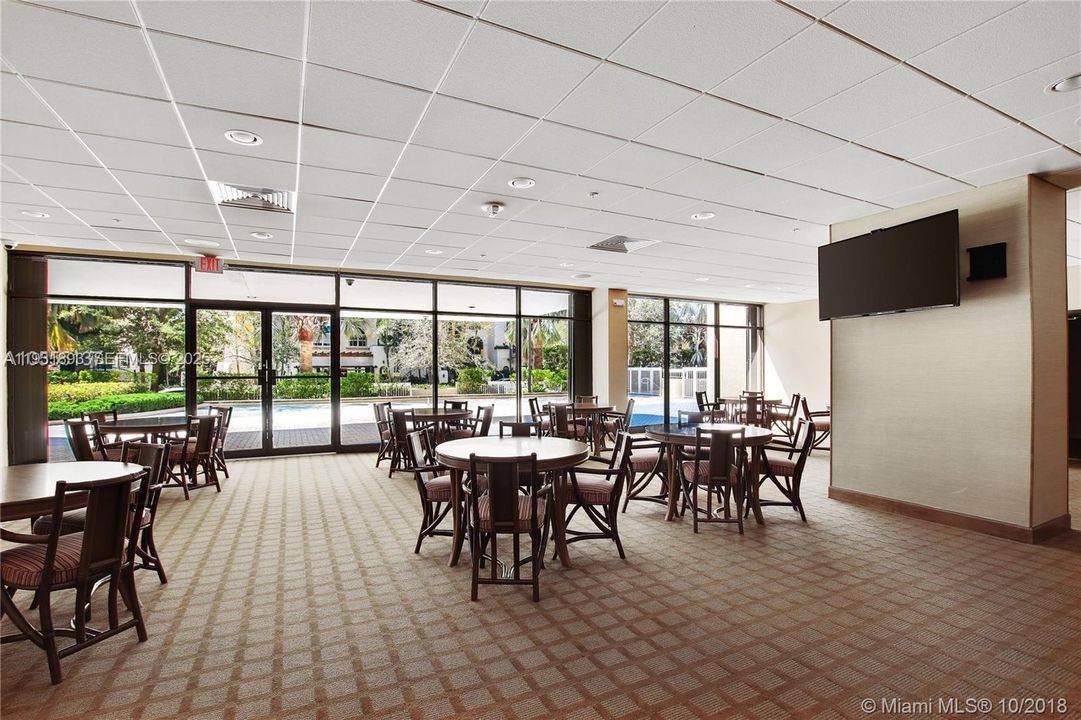 待售: $620,000 (2 贝兹, 2 浴室, 1129 平方英尺)