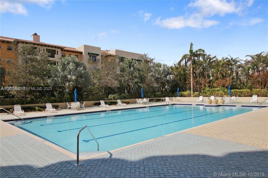 待售: $620,000 (2 贝兹, 2 浴室, 1129 平方英尺)