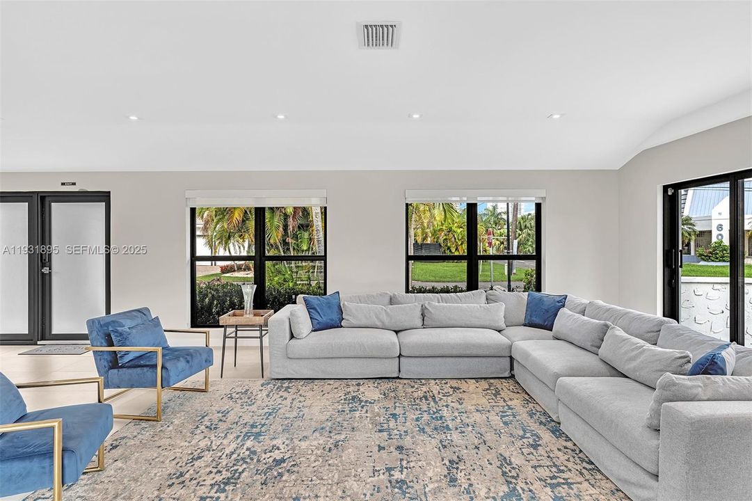 На продажу: $2,579,000 (3 спален, 4 ванн, 2492 Квадратных фут)