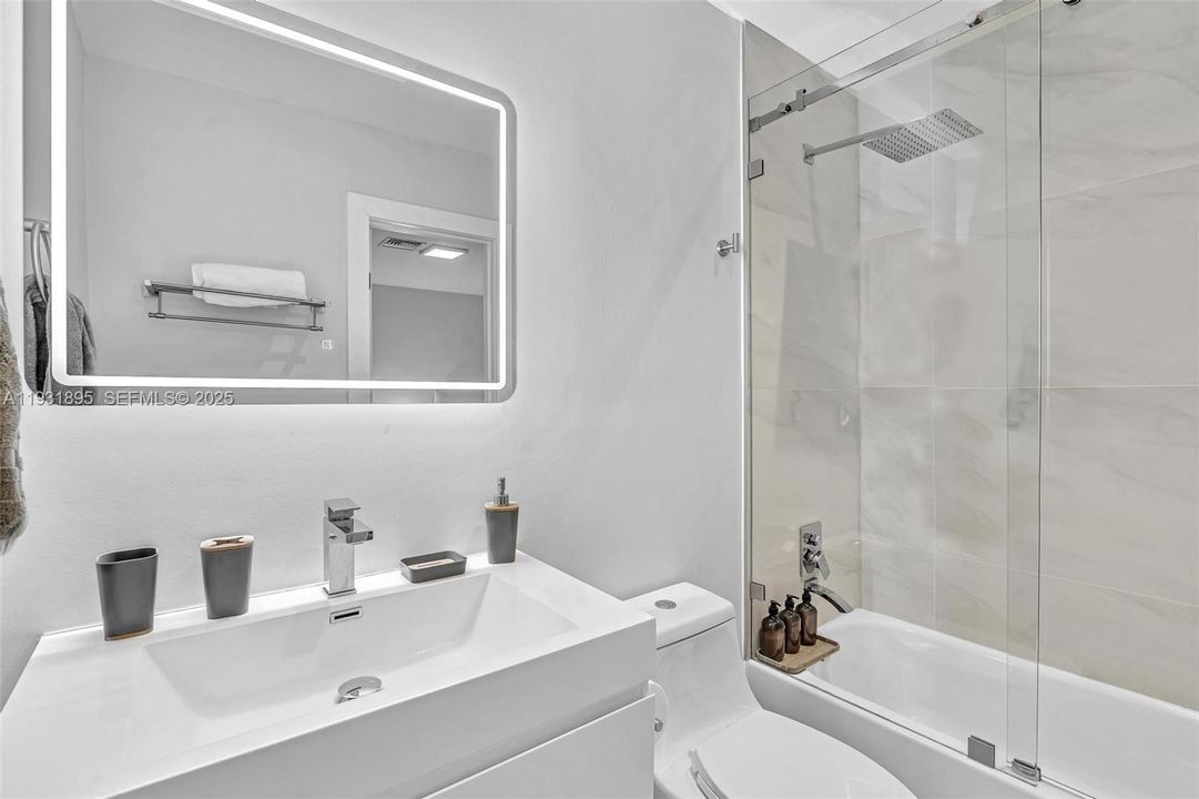 На продажу: $2,579,000 (3 спален, 4 ванн, 2492 Квадратных фут)