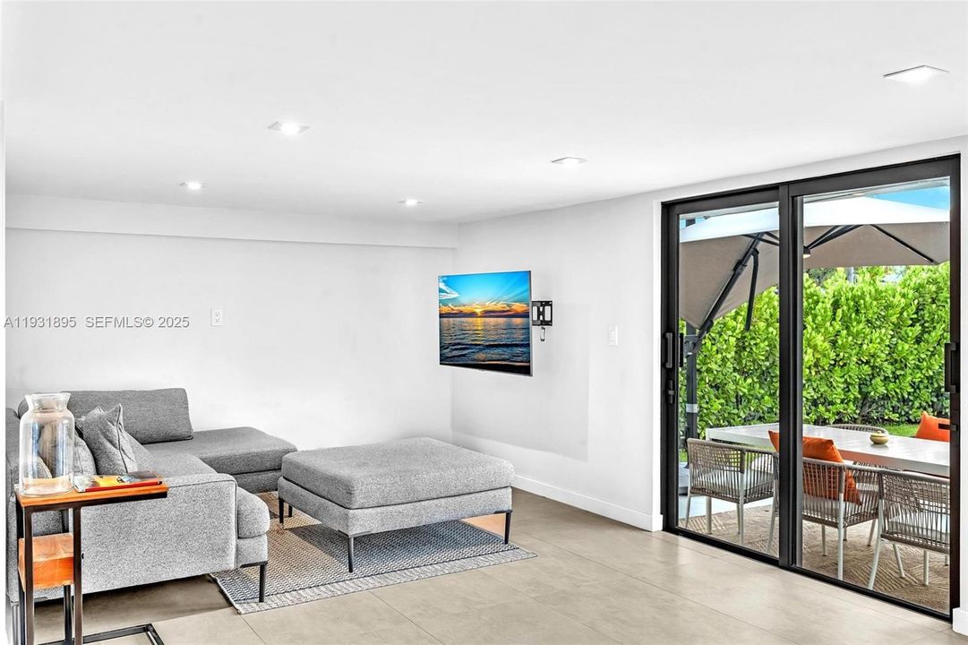 На продажу: $2,579,000 (3 спален, 4 ванн, 2492 Квадратных фут)