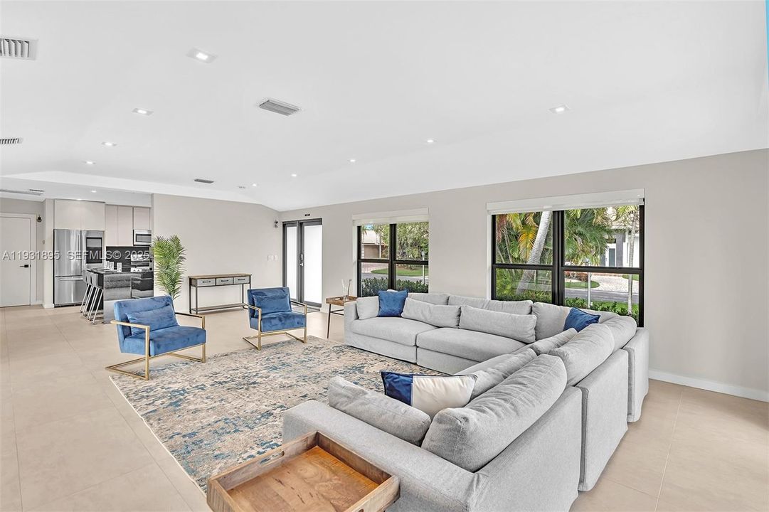 На продажу: $2,579,000 (3 спален, 4 ванн, 2492 Квадратных фут)