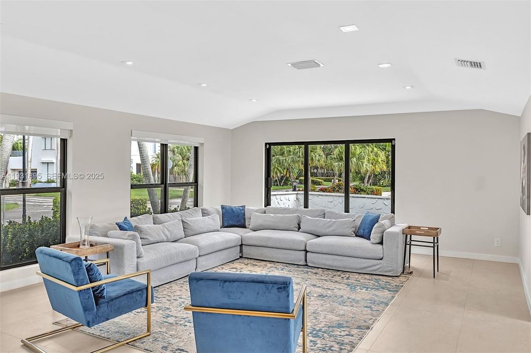 На продажу: $2,579,000 (3 спален, 4 ванн, 2492 Квадратных фут)