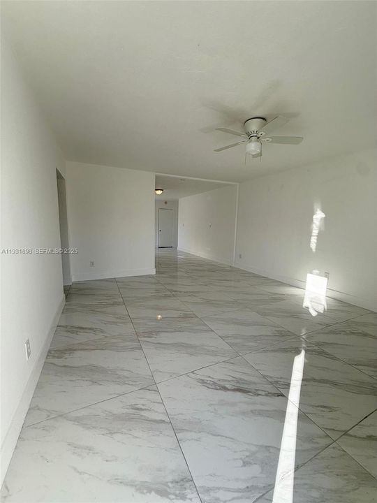 出租: $2,200 (2 贝兹, 1 浴室, 2362 平方英尺)