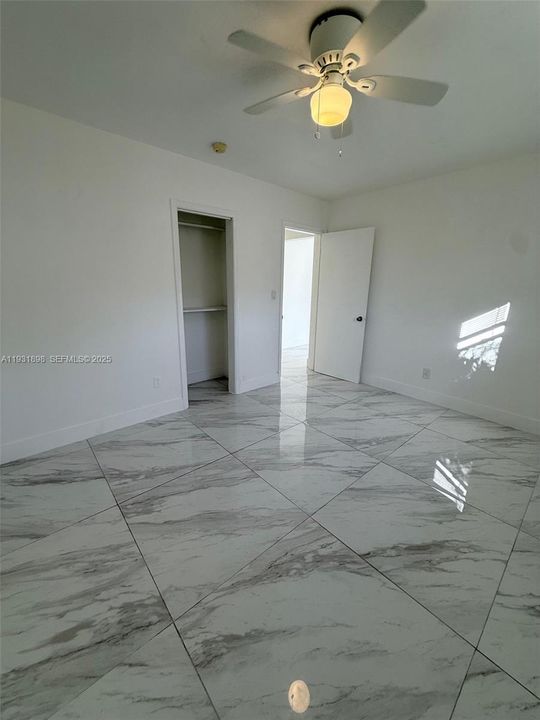 出租: $2,200 (2 贝兹, 1 浴室, 2362 平方英尺)