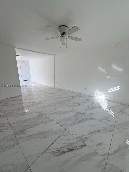 出租: $2,200 (2 贝兹, 1 浴室, 2362 平方英尺)