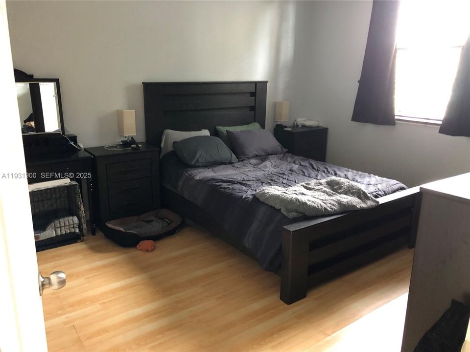 待售: $259,000 (1 贝兹, 1 浴室, 736 平方英尺)