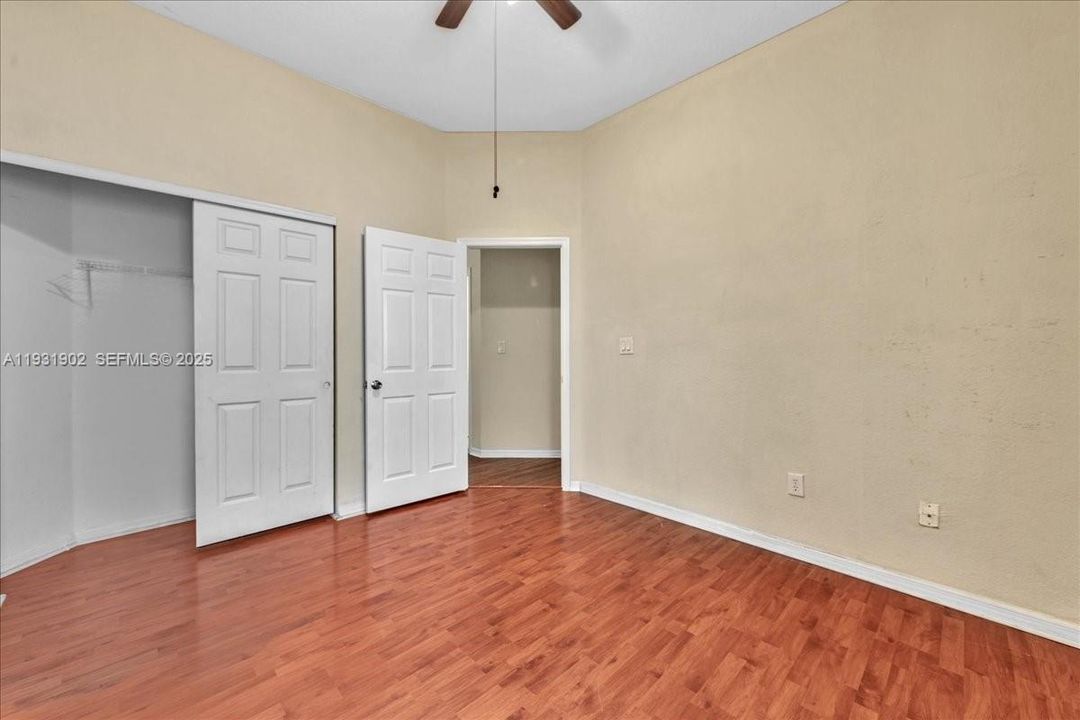 出租: $5,800 (4 贝兹, 2 浴室, 2172 平方英尺)