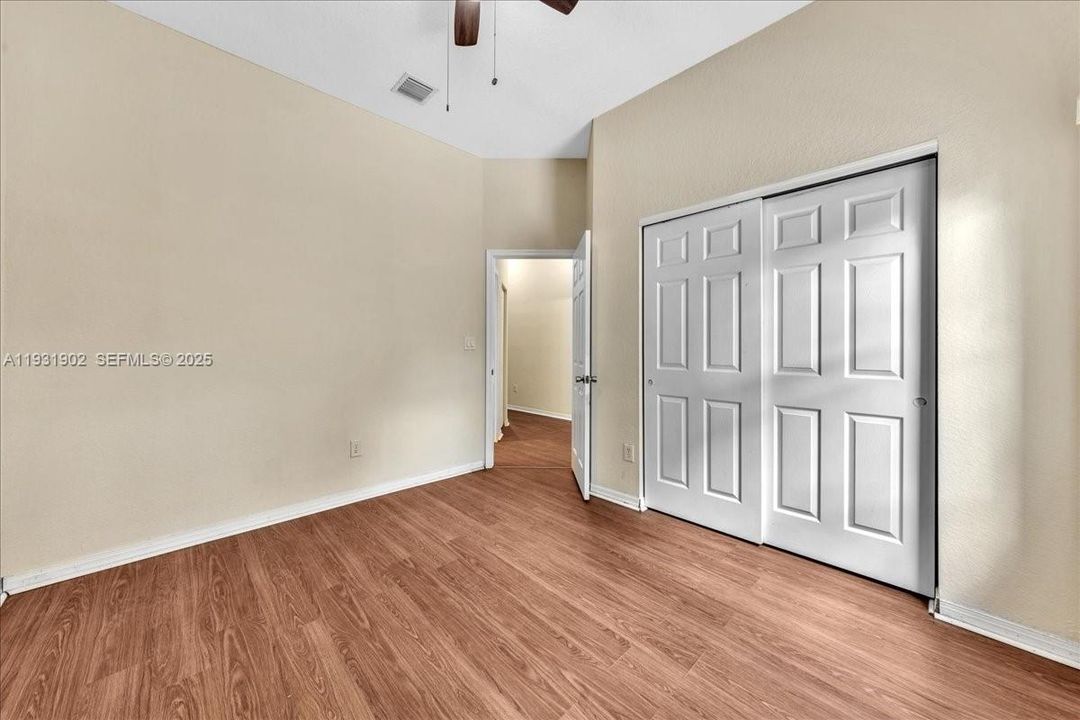 出租: $5,800 (4 贝兹, 2 浴室, 2172 平方英尺)