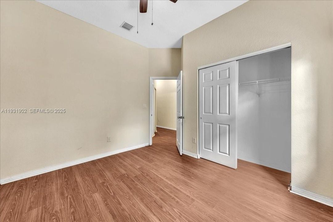 出租: $5,800 (4 贝兹, 2 浴室, 2172 平方英尺)