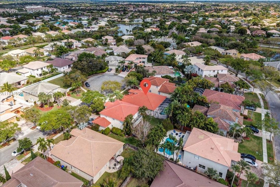 出租: $5,800 (4 贝兹, 2 浴室, 2172 平方英尺)