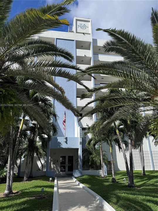 For Rent: $2,600 (2 beds, 2 baths, 1050 Square Feet)