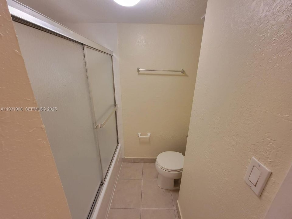 For Sale: $135,000 (1 beds, 1 baths, 695 Square Feet)