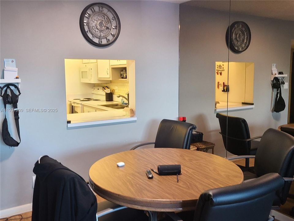 出租: $1,900 (2 贝兹, 2 浴室, 1100 平方英尺)