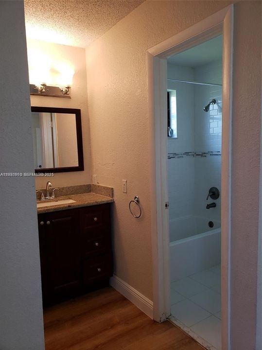 For Rent: $4,500 (5 beds, 2 baths, 2078 Square Feet)