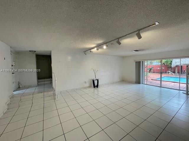 En Venta: $979,000 (3 camas, 2 baños, 2047 Pies cuadrados)