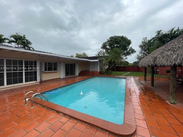 En Venta: $979,000 (3 camas, 2 baños, 2047 Pies cuadrados)