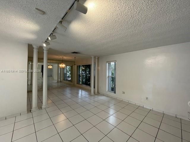 En Venta: $979,000 (3 camas, 2 baños, 2047 Pies cuadrados)