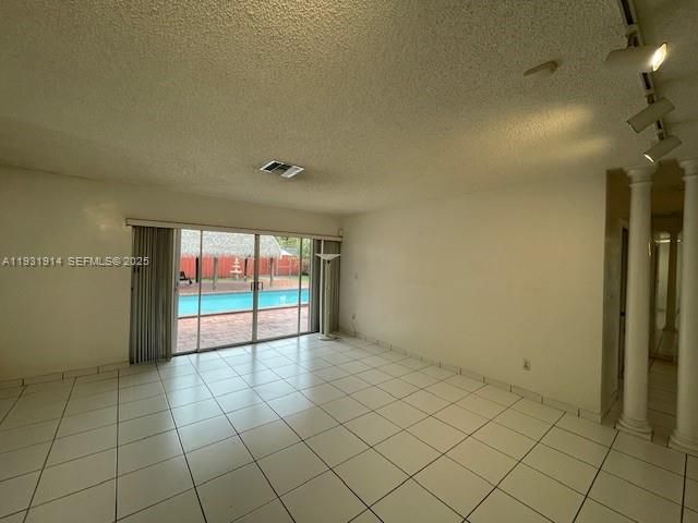 En Venta: $979,000 (3 camas, 2 baños, 2047 Pies cuadrados)