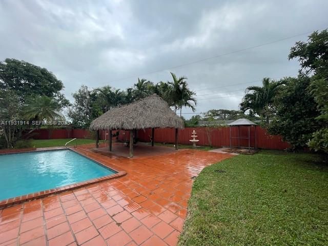 En Venta: $979,000 (3 camas, 2 baños, 2047 Pies cuadrados)