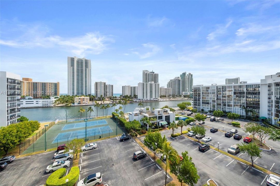 出租: $2,300 (2 贝兹, 2 浴室, 1130 平方英尺)