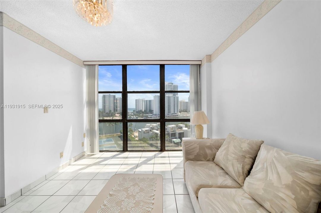 出租: $2,300 (2 贝兹, 2 浴室, 1130 平方英尺)