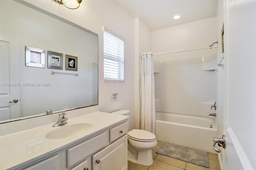 For Sale: $595,000 (5 beds, 5 baths, 3067 Square Feet)