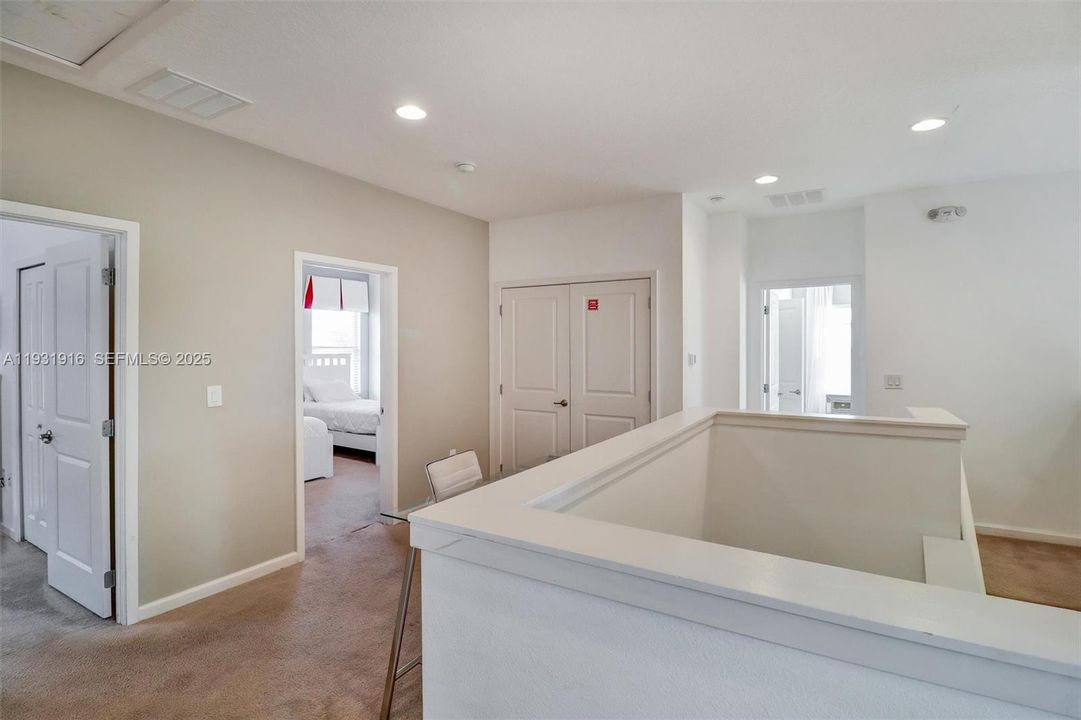 For Sale: $595,000 (5 beds, 5 baths, 3067 Square Feet)