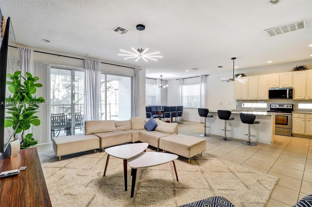 For Sale: $595,000 (5 beds, 5 baths, 3067 Square Feet)