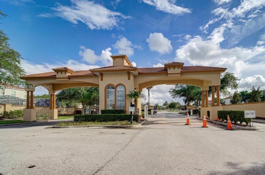 For Sale: $595,000 (5 beds, 5 baths, 3067 Square Feet)