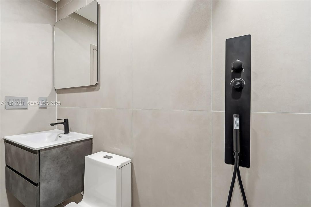 На продажу: $750,000 (3 спален, 3 ванн, 1432 Квадратных фут)