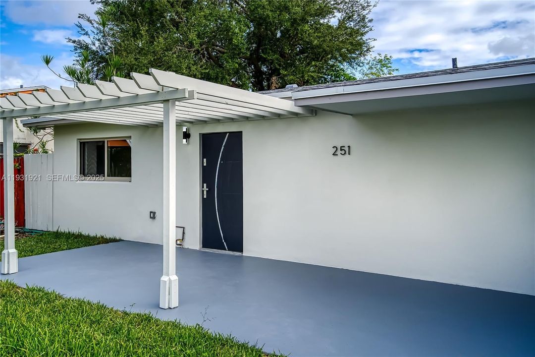 На продажу: $750,000 (3 спален, 3 ванн, 1432 Квадратных фут)