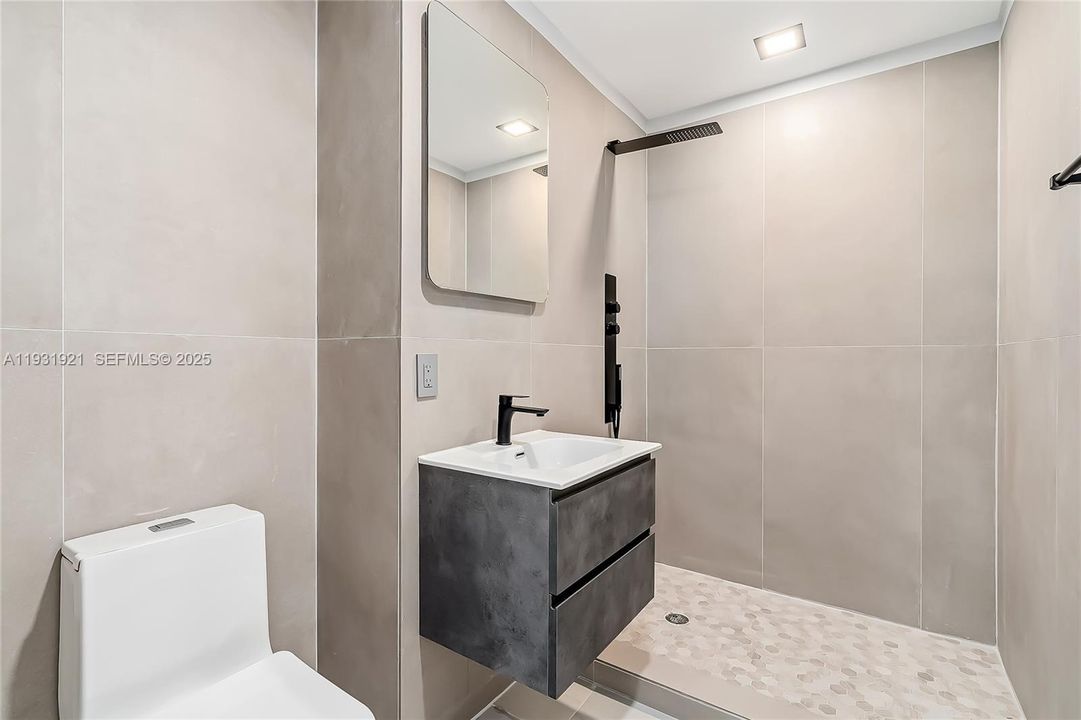 На продажу: $750,000 (3 спален, 3 ванн, 1432 Квадратных фут)