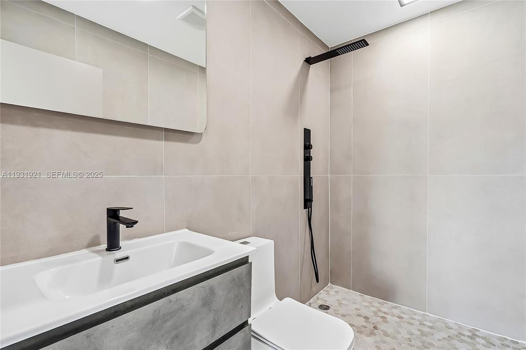 На продажу: $750,000 (3 спален, 3 ванн, 1432 Квадратных фут)