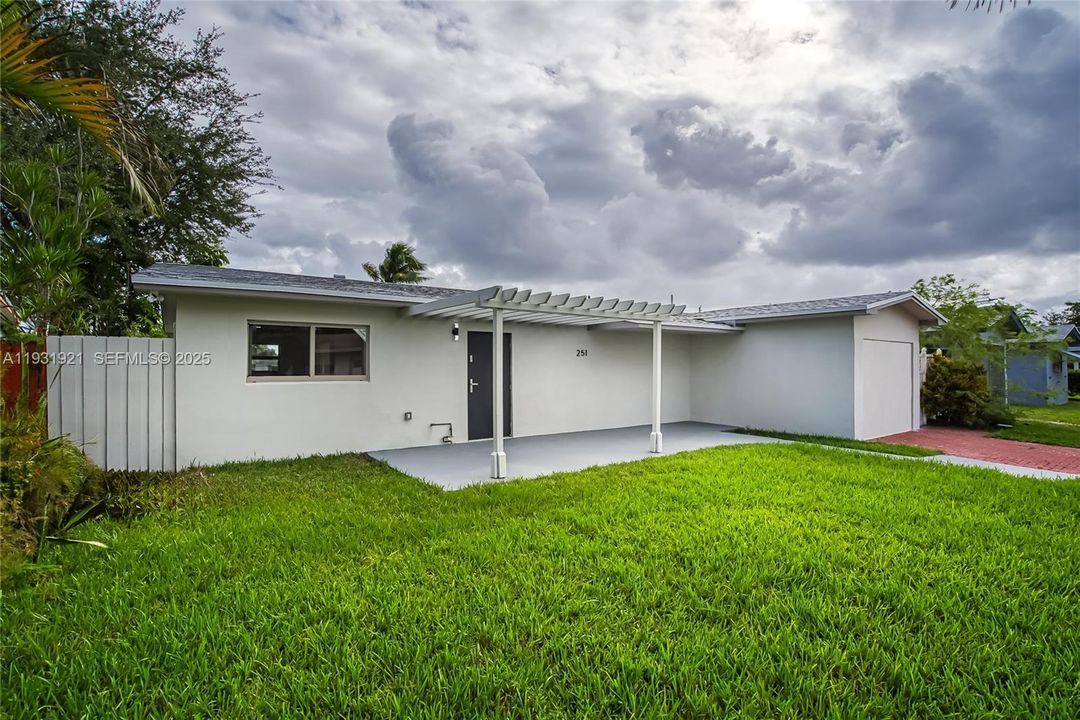 На продажу: $750,000 (3 спален, 3 ванн, 1432 Квадратных фут)