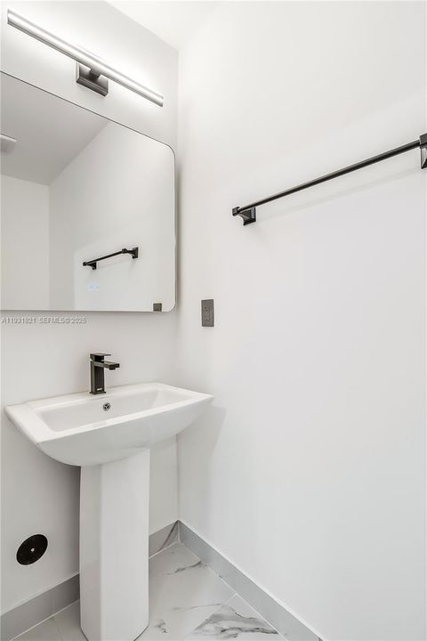 На продажу: $750,000 (3 спален, 3 ванн, 1432 Квадратных фут)