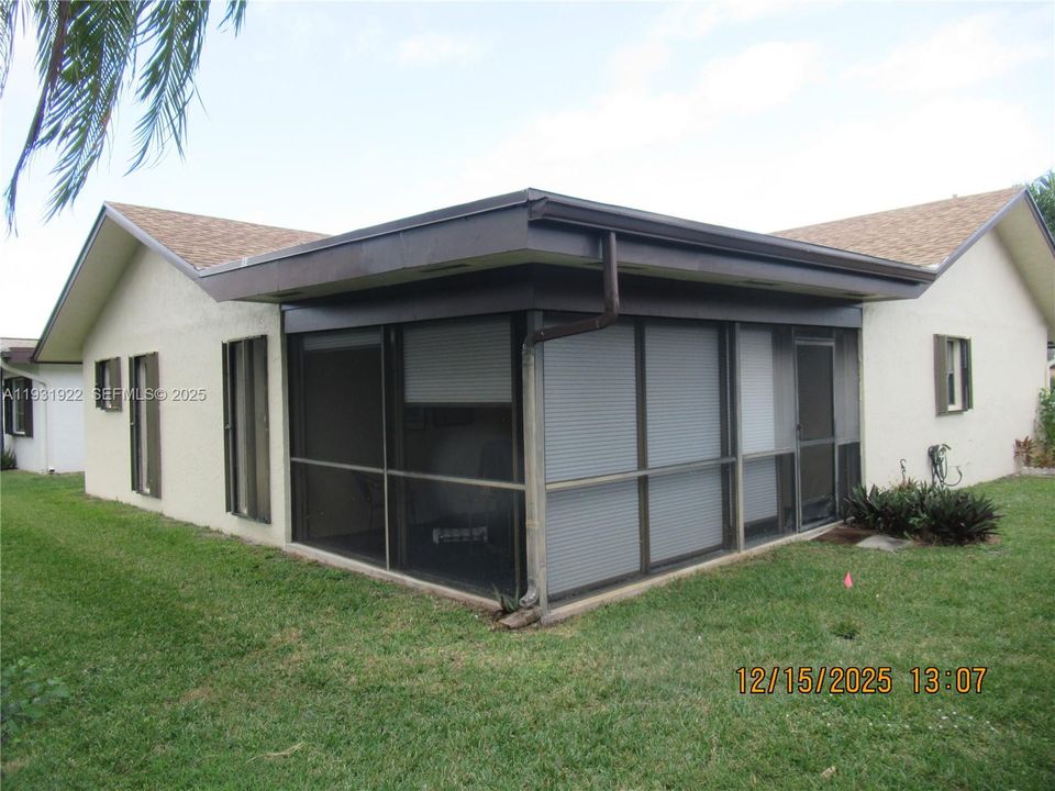 For Sale: $274,900 (2 beds, 2 baths, 1157 Square Feet)