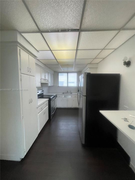 For Rent: $2,300 (1 beds, 1 baths, 800 Square Feet)