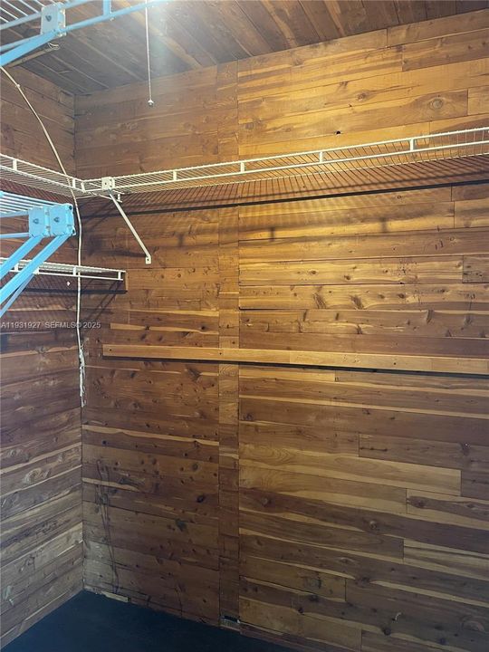 For Rent: $2,300 (1 beds, 1 baths, 800 Square Feet)