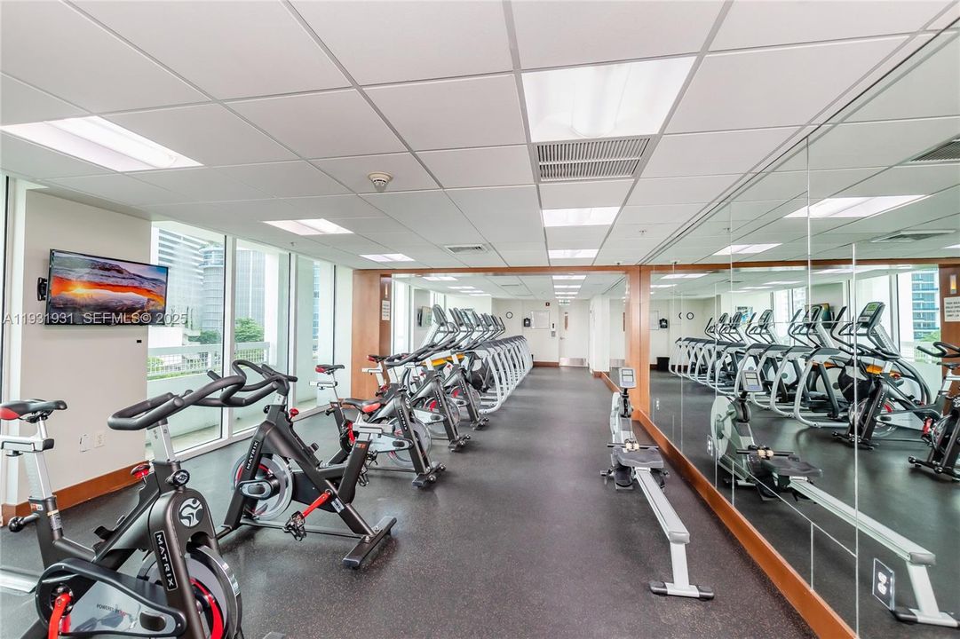 For Rent: $2,950 (1 beds, 1 baths, 757 Square Feet)