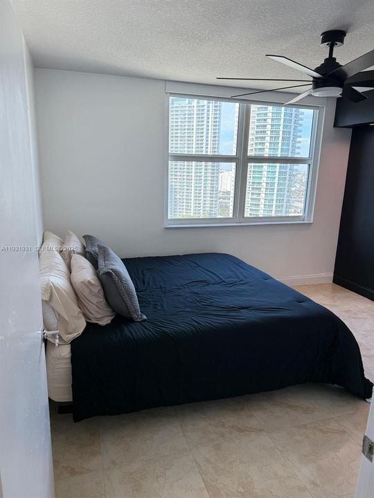 For Rent: $2,950 (1 beds, 1 baths, 757 Square Feet)