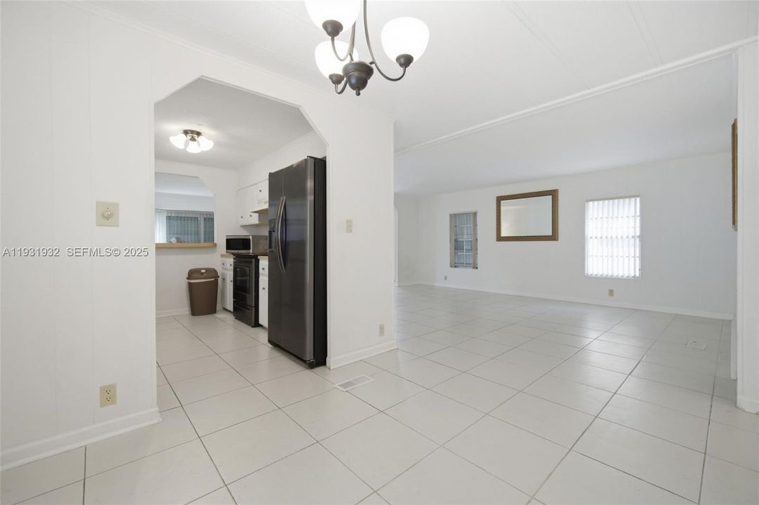 待售: $299,000 (2 贝兹, 2 浴室, 1449 平方英尺)