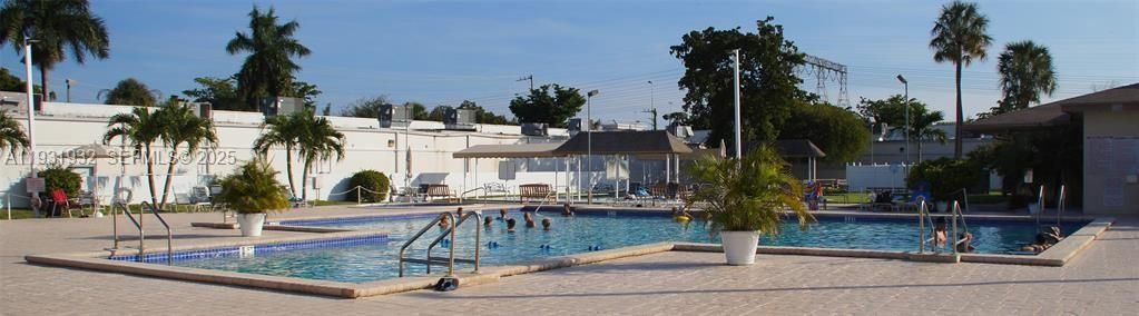 待售: $299,000 (2 贝兹, 2 浴室, 1449 平方英尺)